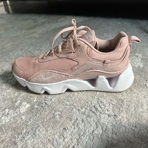 Worn twice, beautiful, fantastic condition